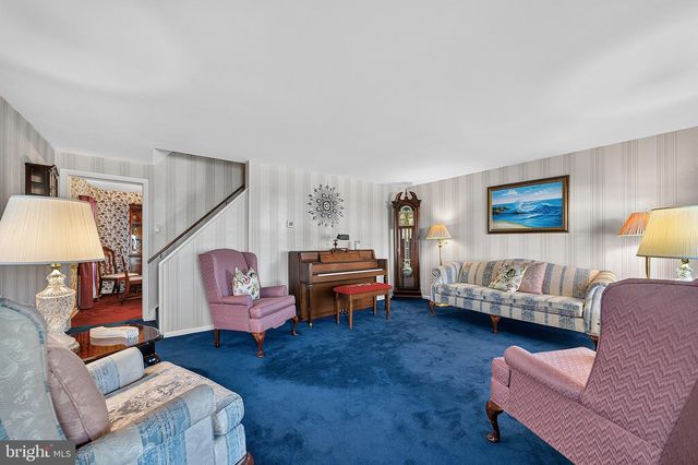 112 REDFORD RD, Oreland, PA 19075