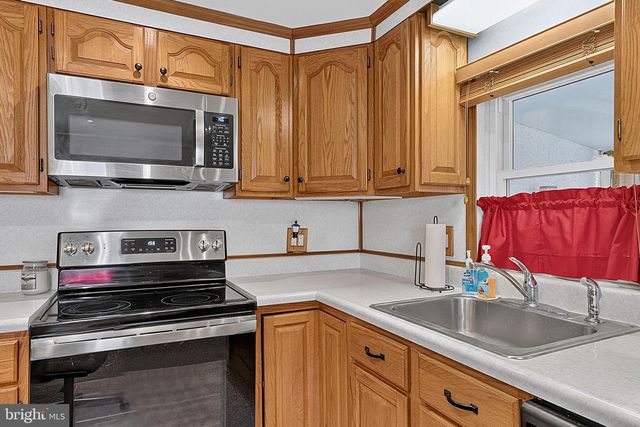 112 REDFORD RD, Oreland, PA 19075