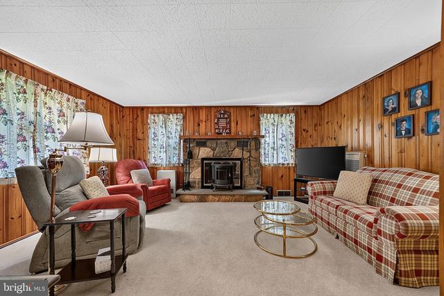 112 REDFORD RD, Oreland, PA 19075