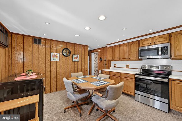 112 REDFORD RD, Oreland, PA 19075