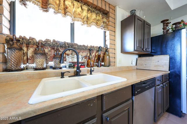 1732 W YEARLING Road, Phoenix, AZ 85085