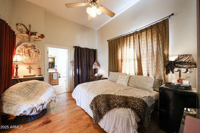 1732 W YEARLING Road, Phoenix, AZ 85085