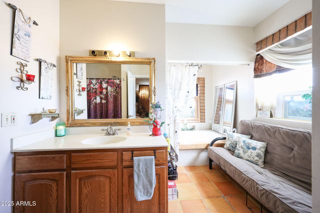 1732 W YEARLING Road, Phoenix, AZ 85085