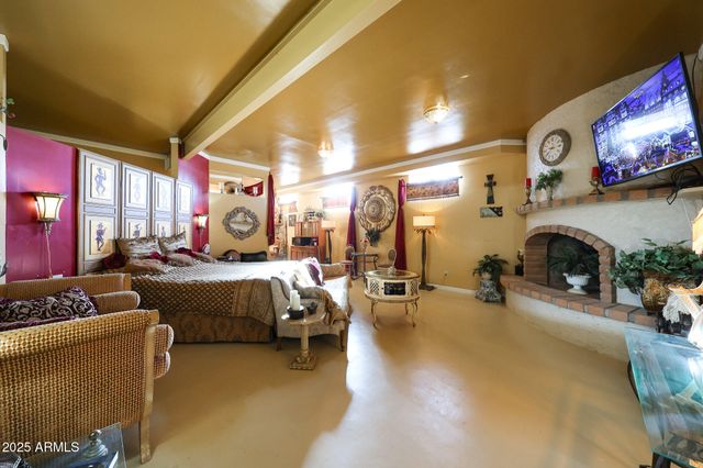 1732 W YEARLING Road, Phoenix, AZ 85085