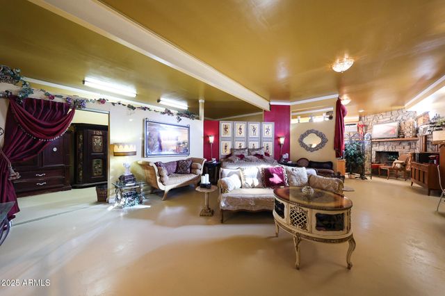 1732 W YEARLING Road, Phoenix, AZ 85085