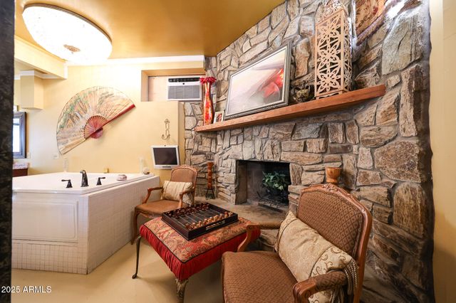 1732 W YEARLING Road, Phoenix, AZ 85085