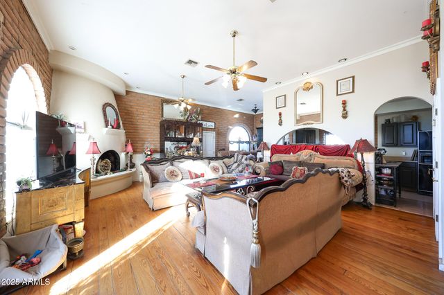 1732 W YEARLING Road, Phoenix, AZ 85085