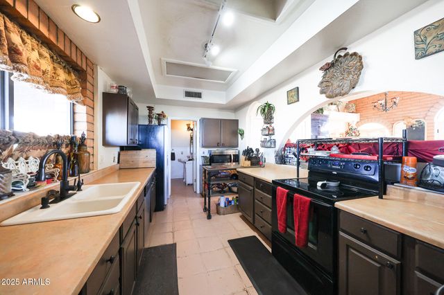 1732 W YEARLING Road, Phoenix, AZ 85085