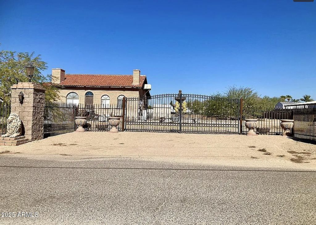 1732 W YEARLING Road, Phoenix, AZ 85085