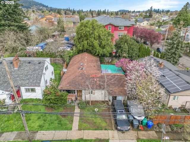 7955 Se CENTER St, Portland, OR 97206