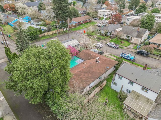 7955 Se CENTER St, Portland, OR 97206