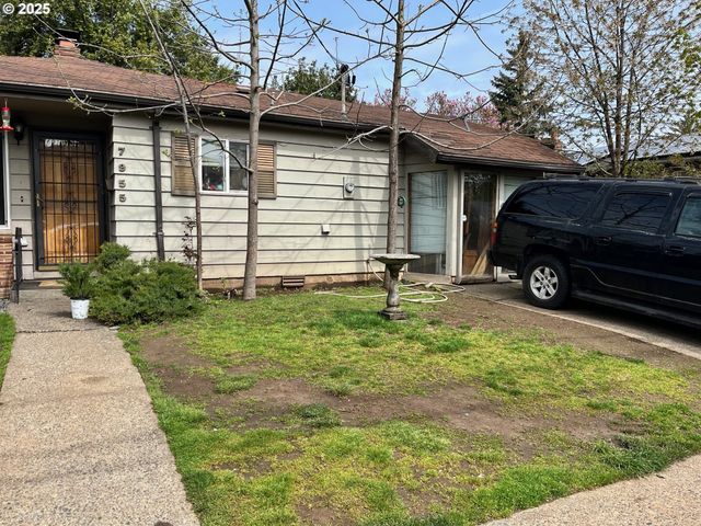 7955 Se CENTER St, Portland, OR 97206