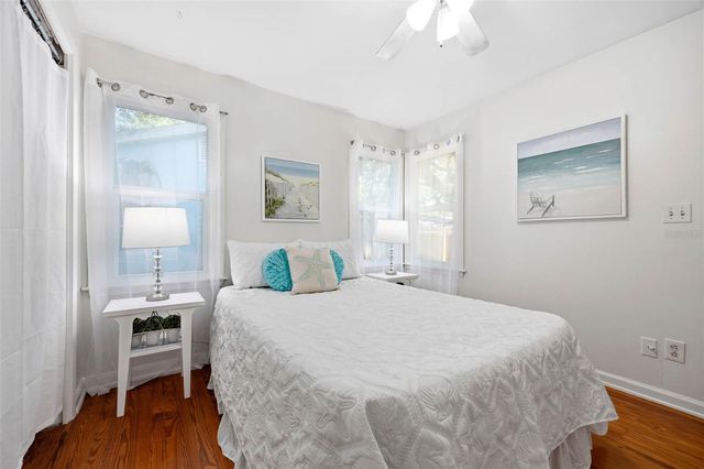 1024 MICHIGAN DR E, Dunedin, FL 34698