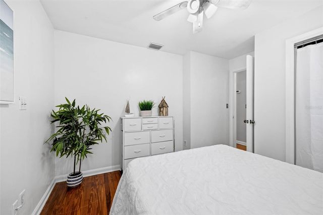1024 MICHIGAN DR E, Dunedin, FL 34698