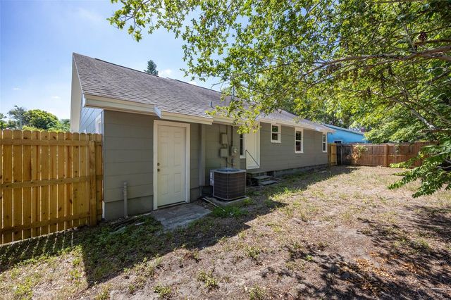 1024 MICHIGAN DR E, Dunedin, FL 34698