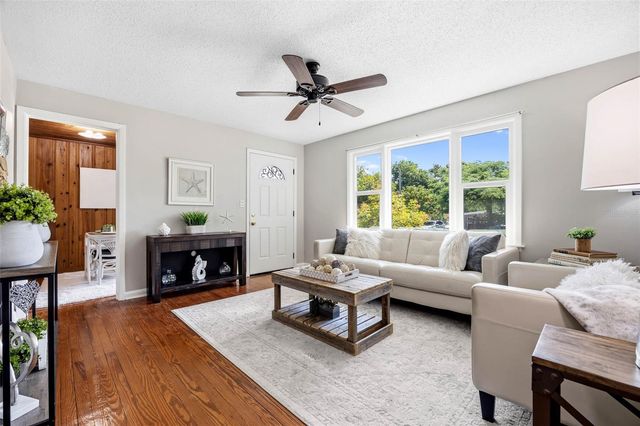 1024 MICHIGAN DR E, Dunedin, FL 34698