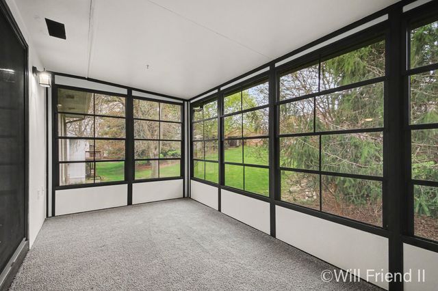 15 Skyline Circle NW, Grand Rapids, MI 49504