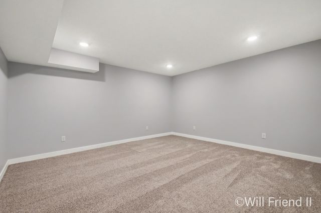 15 Skyline Circle NW, Grand Rapids, MI 49504