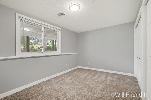 15 Skyline Circle NW, Grand Rapids, MI 49504