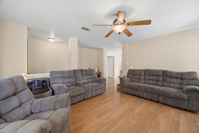 281 Somerset Drive, Lemoore, CA 93245