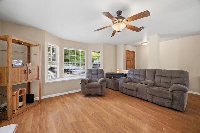 281 Somerset Drive, Lemoore, CA 93245