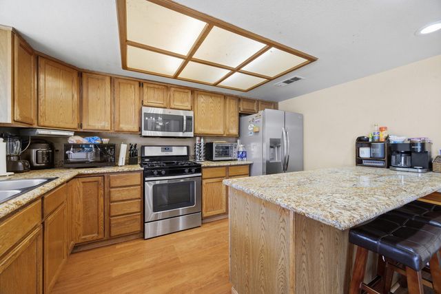 281 Somerset Drive, Lemoore, CA 93245
