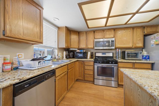 281 Somerset Drive, Lemoore, CA 93245
