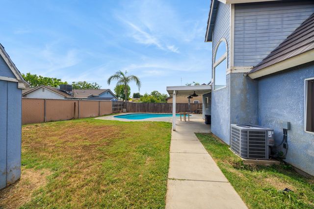 281 Somerset Drive, Lemoore, CA 93245