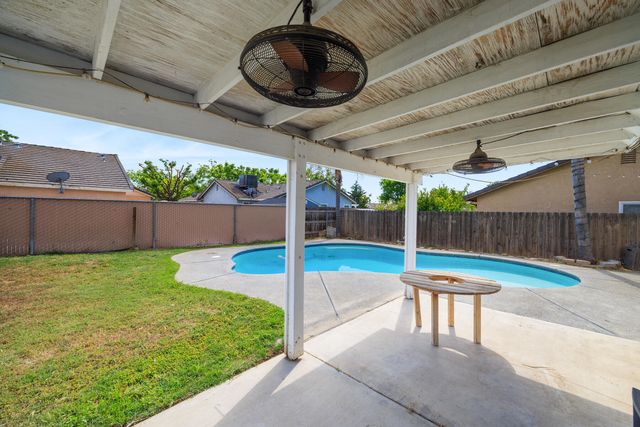 281 Somerset Drive, Lemoore, CA 93245