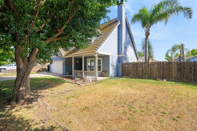 281 Somerset Drive, Lemoore, CA 93245