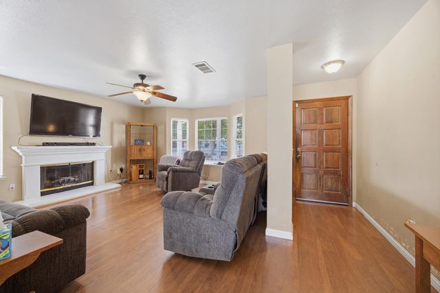 281 Somerset Drive, Lemoore, CA 93245