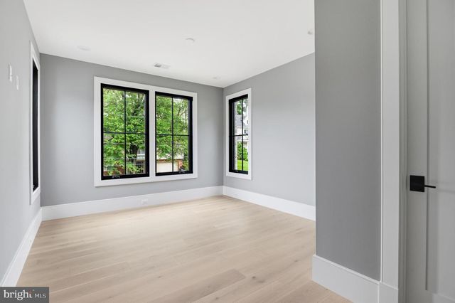 4653 34TH ST N, Arlington, VA 22207