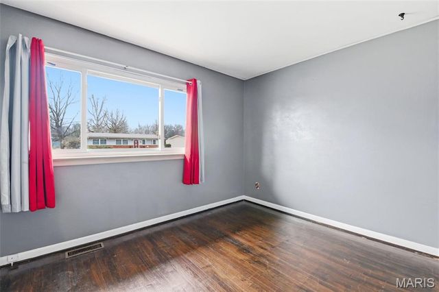 765 Kostka Lane, Florissant, MO 63031