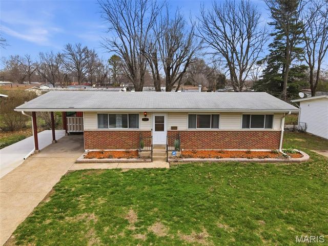 765 Kostka Lane, Florissant, MO 63031