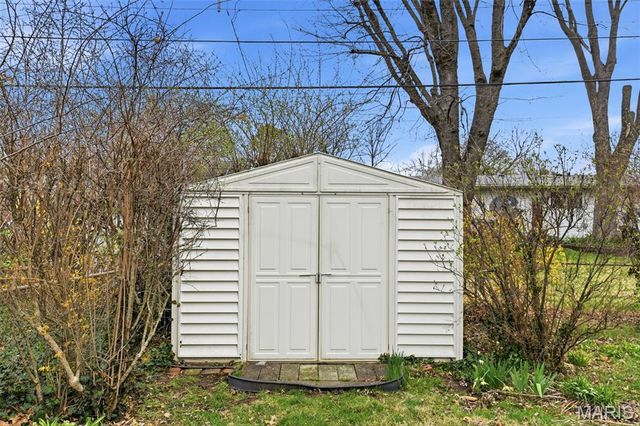 765 Kostka Lane, Florissant, MO 63031