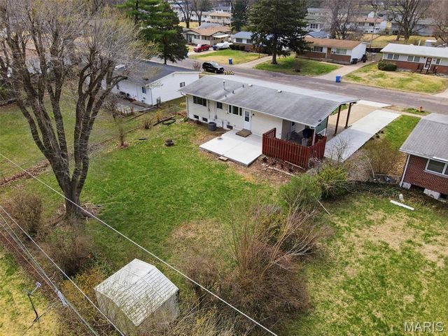 765 Kostka Lane, Florissant, MO 63031