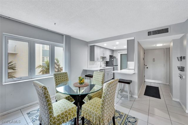 1300 Gulf Shore BLVD N 407, Naples, FL 34102