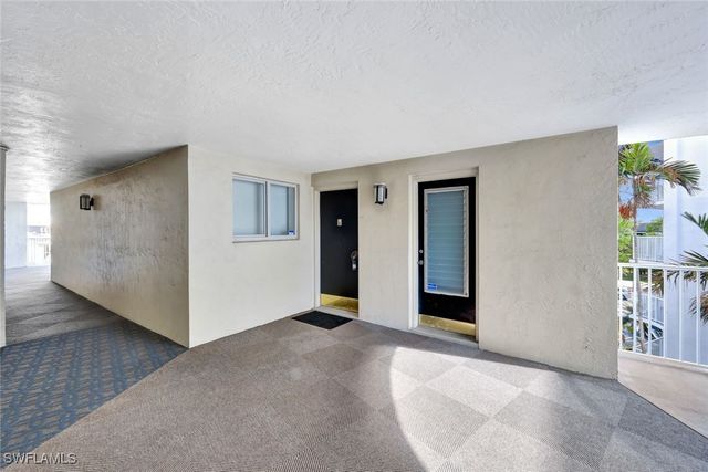 1300 Gulf Shore BLVD N 407, Naples, FL 34102