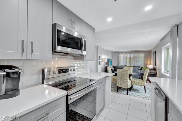 1300 Gulf Shore BLVD N 407, Naples, FL 34102