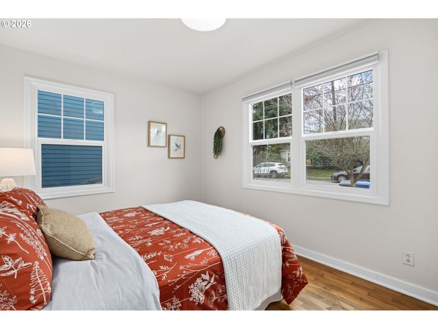 221 N STAFFORD St, Portland, OR 97217