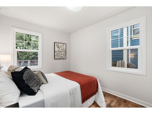 221 N STAFFORD St, Portland, OR 97217