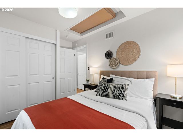 221 N STAFFORD St, Portland, OR 97217