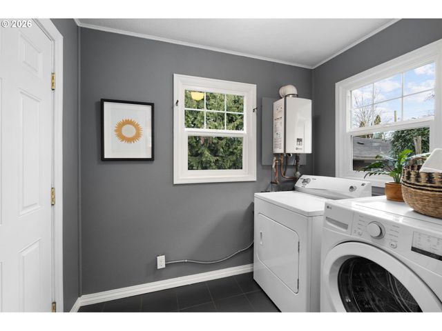 221 N STAFFORD St, Portland, OR 97217