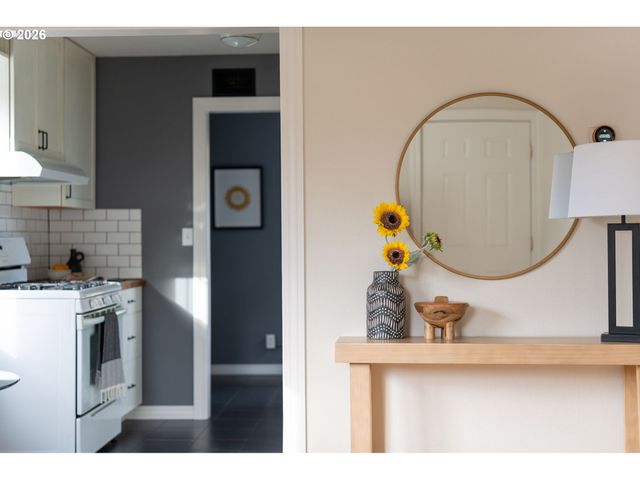 221 N STAFFORD St, Portland, OR 97217