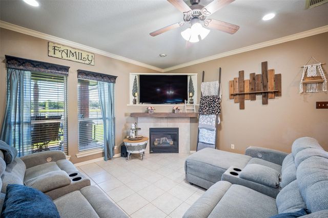 1205 28th Avenue N, Texas City, TX 77590
