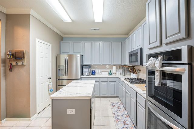 1205 28th Avenue N, Texas City, TX 77590