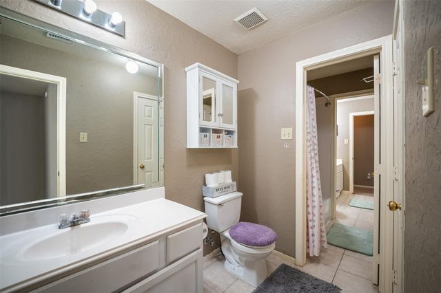 1205 28th Avenue N, Texas City, TX 77590