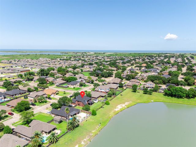 1205 28th Avenue N, Texas City, TX 77590