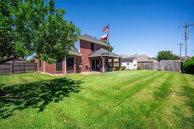 1205 28th Avenue N, Texas City, TX 77590