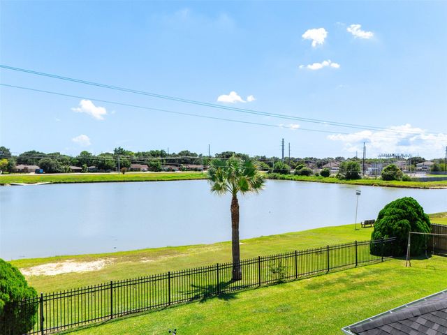 1205 28th Avenue N, Texas City, TX 77590